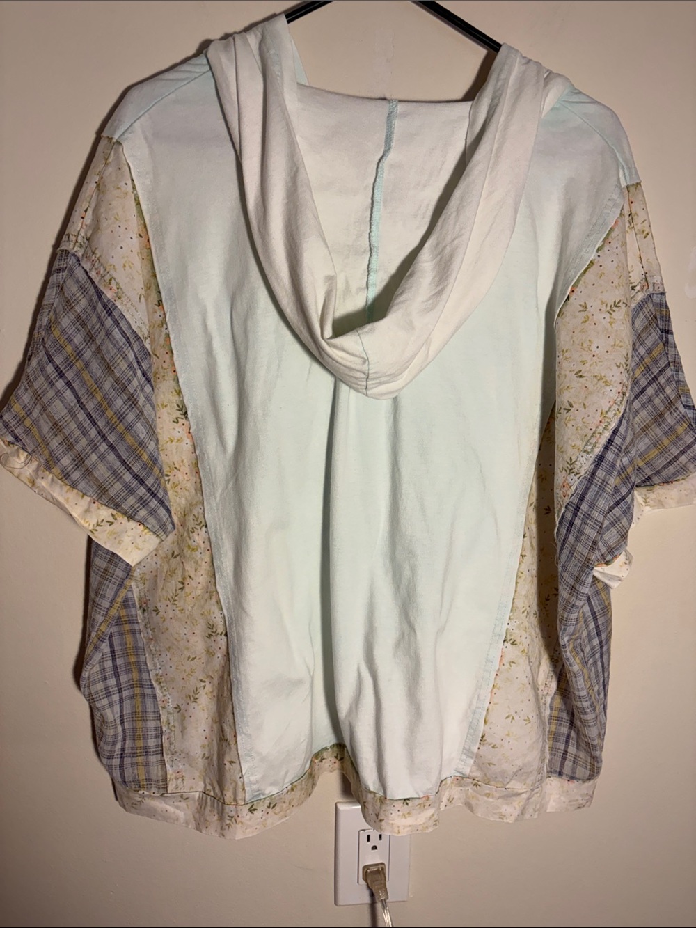 Mint Green Patchwork Hooded Short Sleeve Tee with Floral Applique - Picture 6 of 6